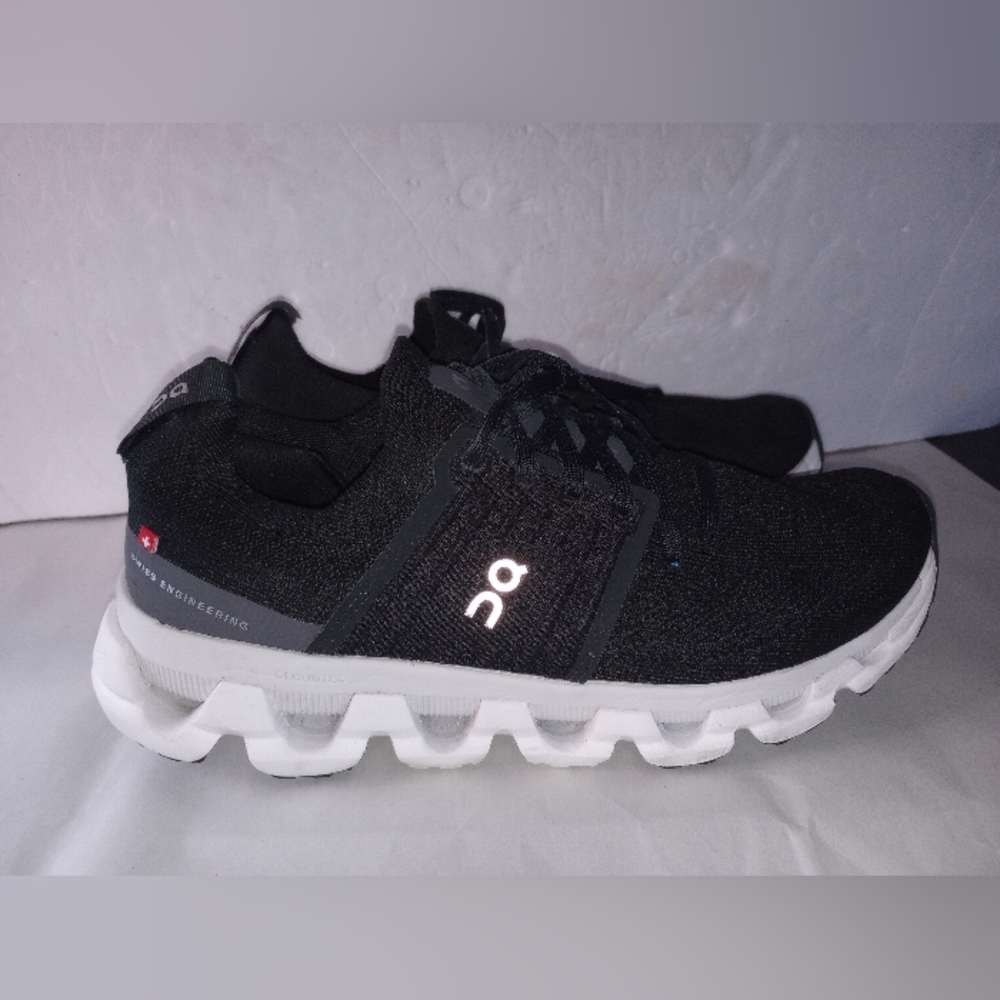 Women’s On Cloudswift Running shoes sz 8.5
